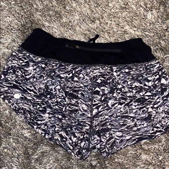 lululemon shorts - Picture 2 of 3